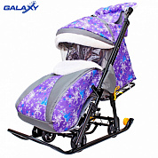 санки-коляска snow galaxy luxe елки на фиолетовом на больших мягких колесах+сумка+муфта